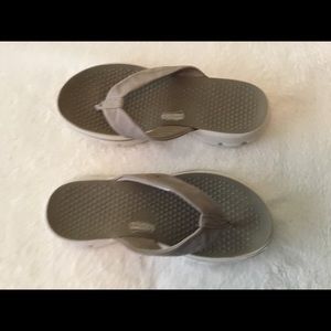Sketchers Go Thong Sandal
